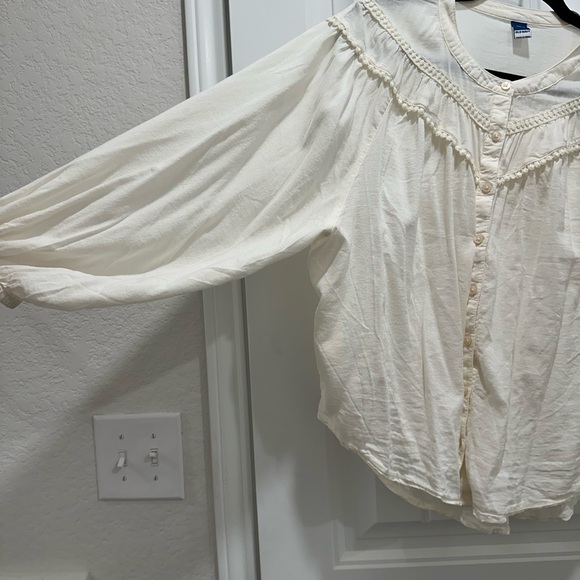 Old Navy brand poet blouse in white/cream color - Picture 5 of 7